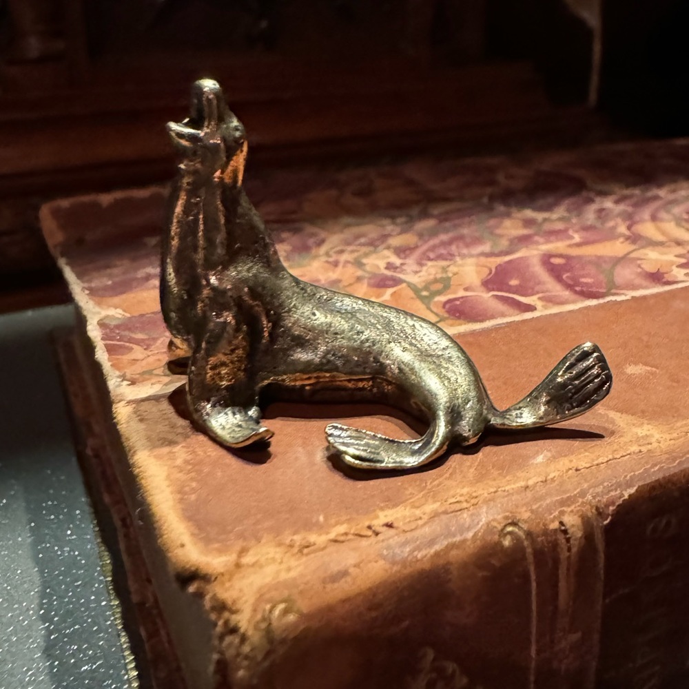 Solid Brass Sea Lion Vintage-style Sculpture Desk Decor - Picture 1 of 9